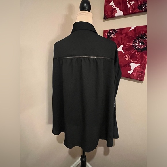 Cowgirl Up Black Western Oversized Crochet panels,  Dressy Blouse, size Large - Picture 5 of 8